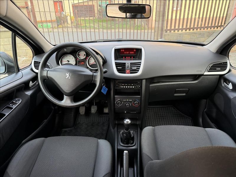 Peugeot 207 1,4 KLIMA BEZ KOROZE - fotka 14 z 18