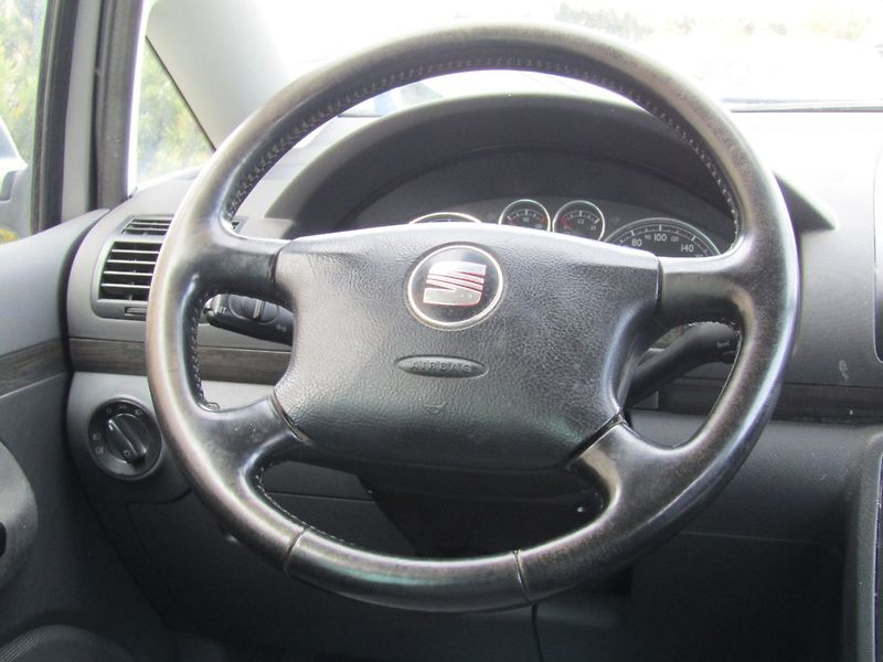 Seat Alhambra (2006) 2.0 TDI 103kW - fotka 16 z 34