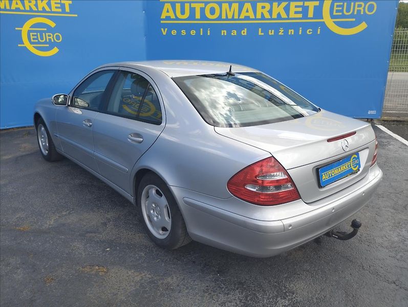 Mercedes-Benz Třídy E 120KW   1,8 - fotka 6 z 19
