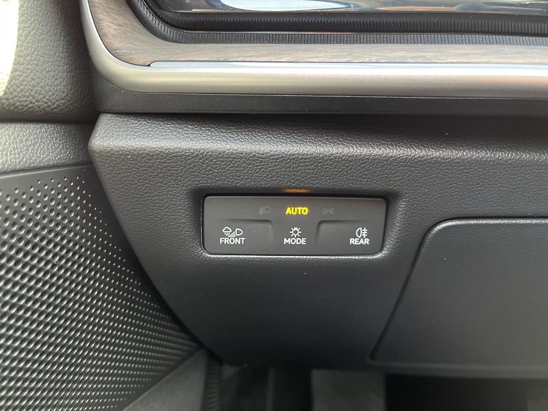 Škoda Superb L&K 2.0TDI 142kW 4X4 A7A - fotka 16 z 27