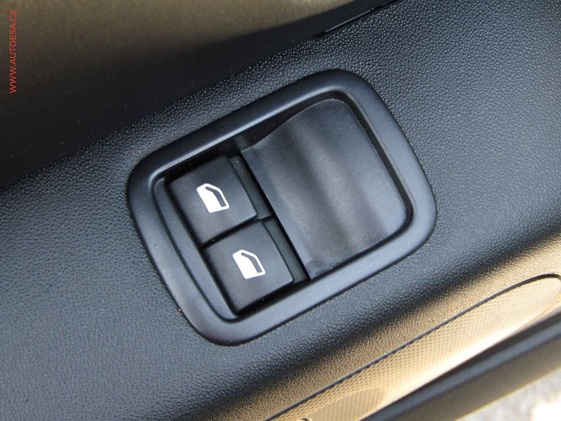 Citroën C3 (2019) 1.2 PT, Feel, navi - fotka 11 z 18