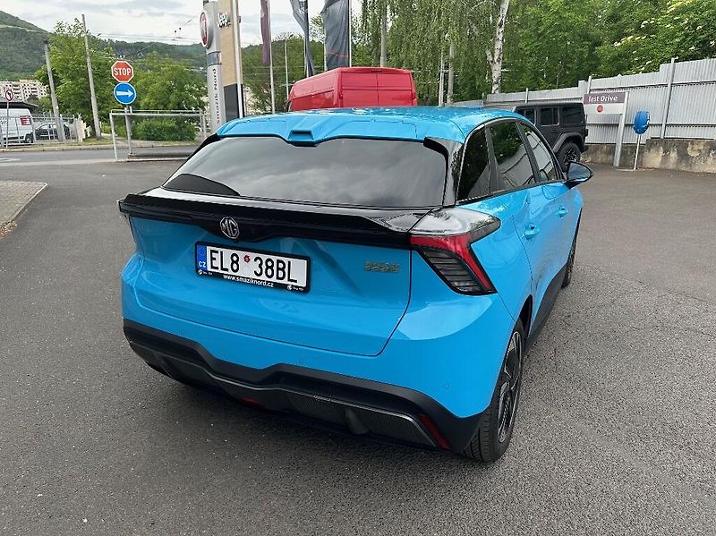 MG MG4 (2023) Electric Elegance (64 kWh) - fotka 9 z 37