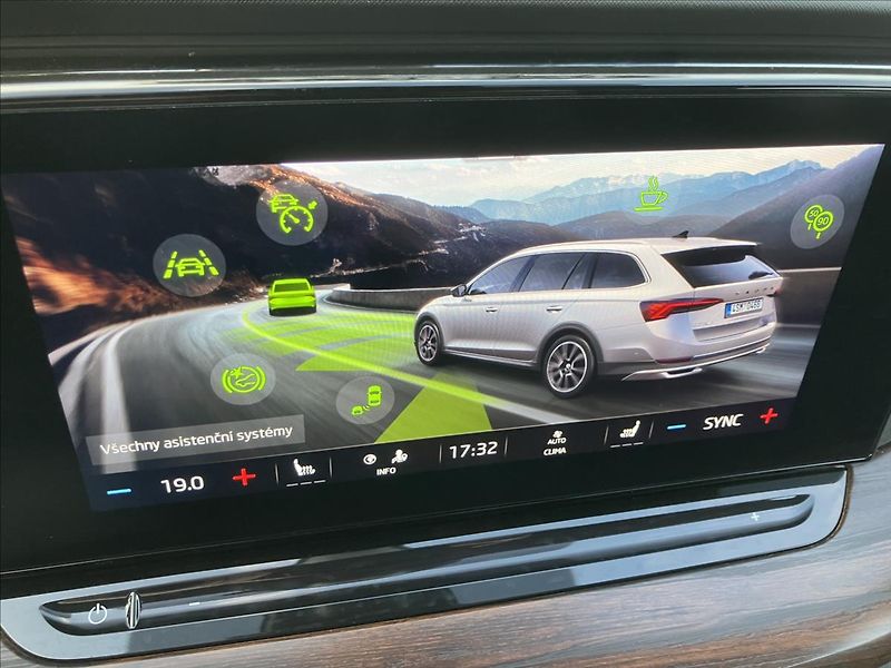Škoda Octavia 2,0 SCOUT,TAŽNÉ,WEBASTO,CANTON - fotka 32 z 44