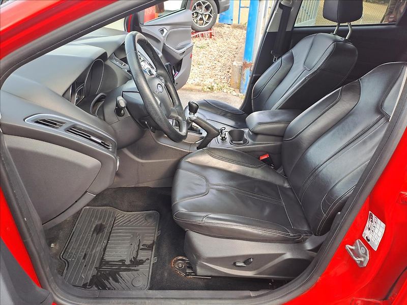 Ford Focus 1,6 EcoBoost 110kw - fotka 6 z 17
