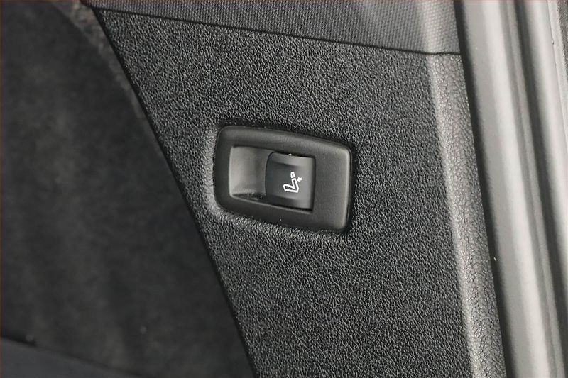 BMW Řada 5 (2020) 520d xDrive - fotka 13 z 21