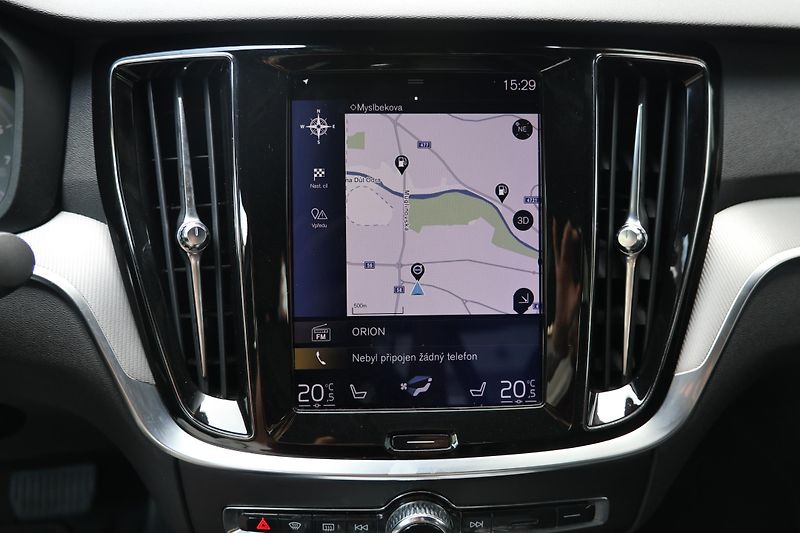Volvo S60 (2019) T4 FWD Inscription - fotka 16 z 22