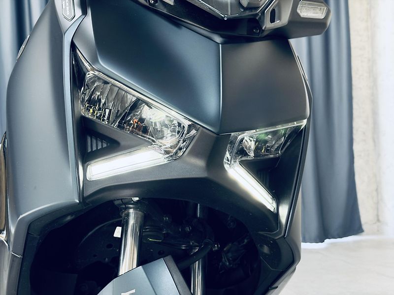 Yamaha X-Max 125 (2023) XMAX125 TechMAX  Dark Petrol - fotka 6 z 22
