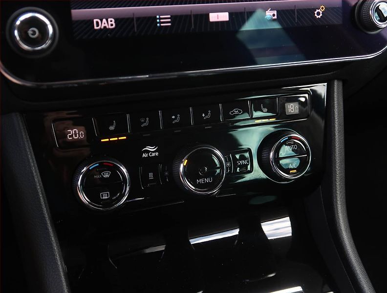 Škoda Superb (2019) Style 2.0 TDI, Automat - fotka 18 z 25