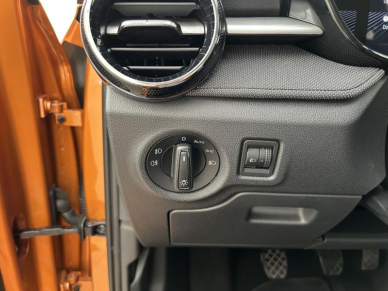 Škoda Fabia 1.0 MPI Selection - fotka 13 z 22