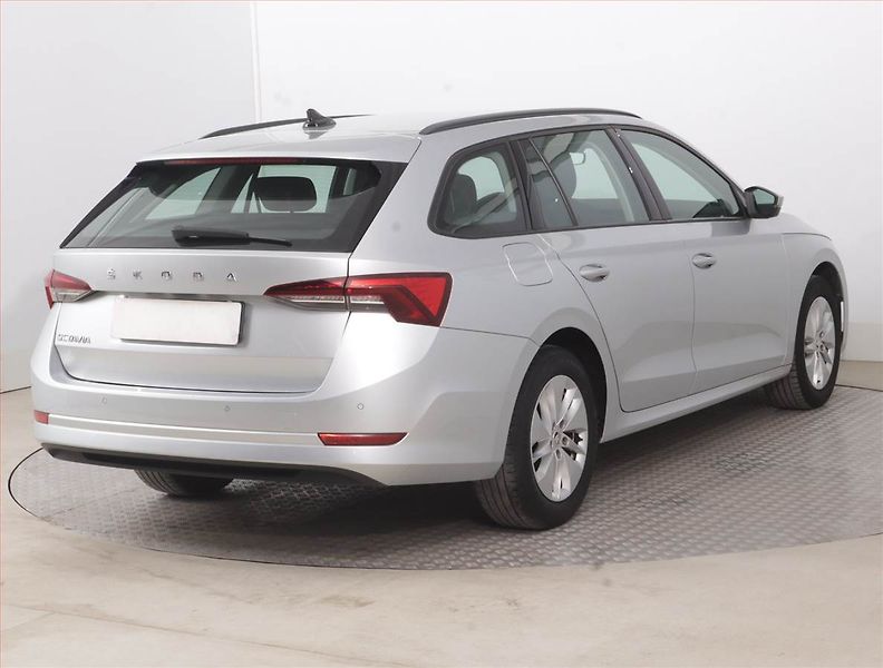 Škoda Octavia (2022) Ambition 2.0 TDI, ČR,1.maj - fotka 5 z 15