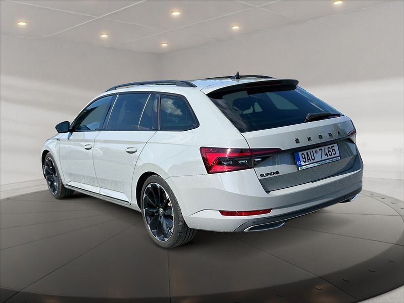Škoda Superb 2,0 TDI 110 Sportline DSG - fotka 4 z 11