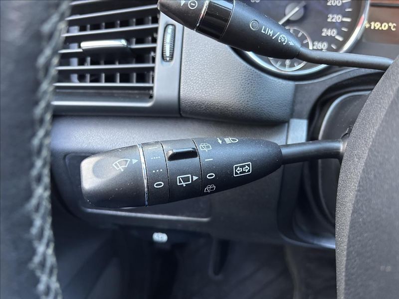 Mercedes-Benz Třídy R 3,0 CDI R 320 4-Matic - fotka 23 z 39