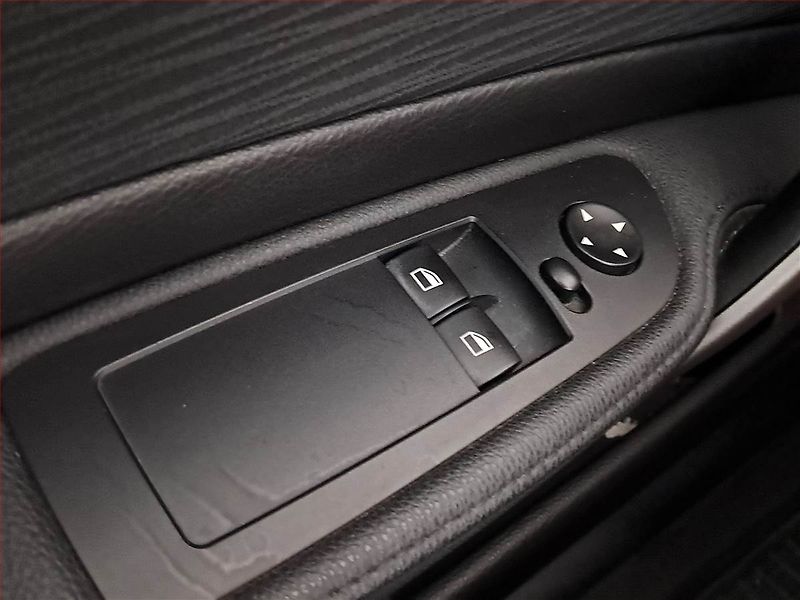 BMW Řada 1 (2011) 116i - fotka 16 z 17