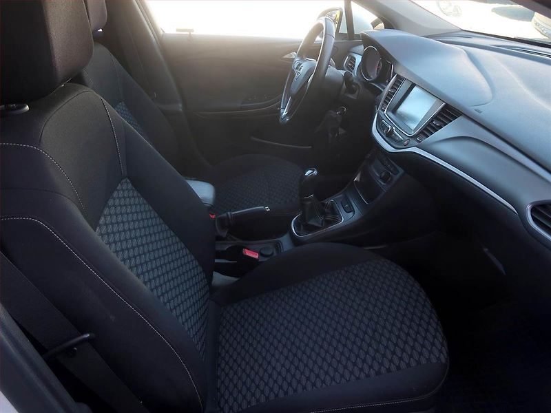 Opel Astra (2017) 1.4 T, Serv.kniha, Tempomat - fotka 9 z 16