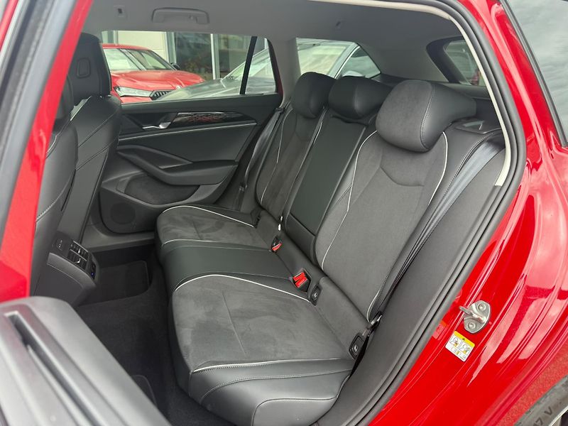Volkswagen Passat Elegance 2.0 TDI 110 kW DSG Va - fotka 19 z 24