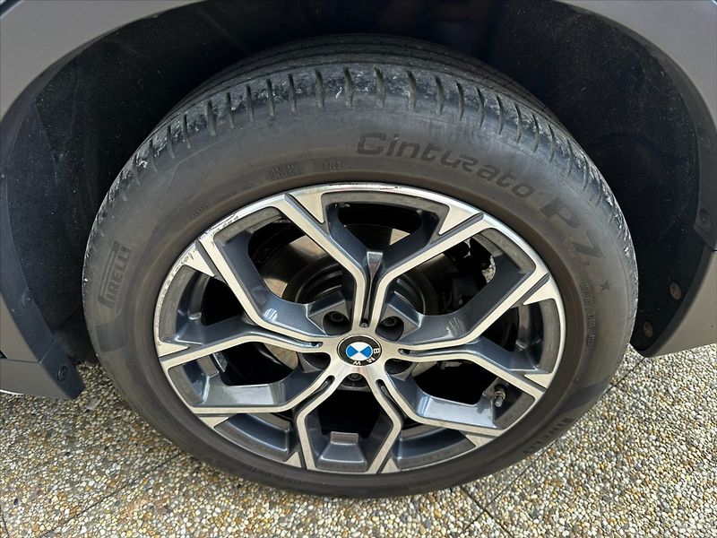 BMW X1 2,0 140kW-xDRIVE-CZ-DPH-VÝBAVA - fotka 40 z 44