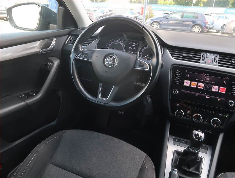 Škoda Octavia (2019) Style 2.0 TDI, Serv.kniha - fotka 7 z 22