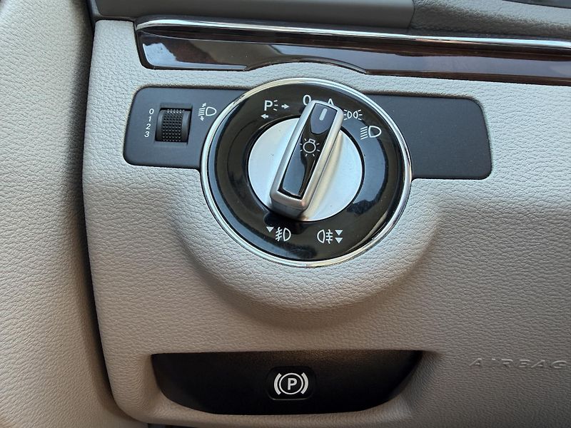 Mercedes-Benz Třídy E 250 CGI 5G KUPÉ SERVISKA - fotka 16 z 39