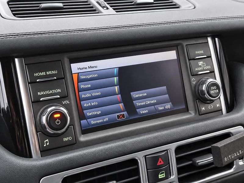 Land Rover Range Rover 5.0 375 kW V8 4x4 CZ Bi-xenon - fotka 26 z 38