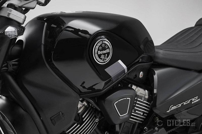 Benelli (2026) Leoncino Bobber 400 - fotka 10 z 12