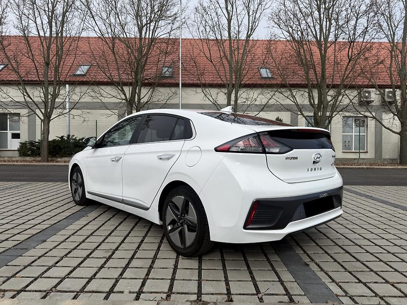 Hyundai Ioniq 1.6 GDI HYBRID Creative - fotka 6 z 20