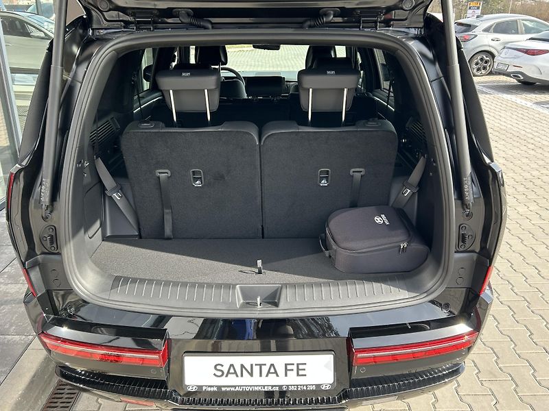 Hyundai Santa Fe 7S 1,6 T HEV 4X4 CALLIGRAPHY - fotka 13 z 44