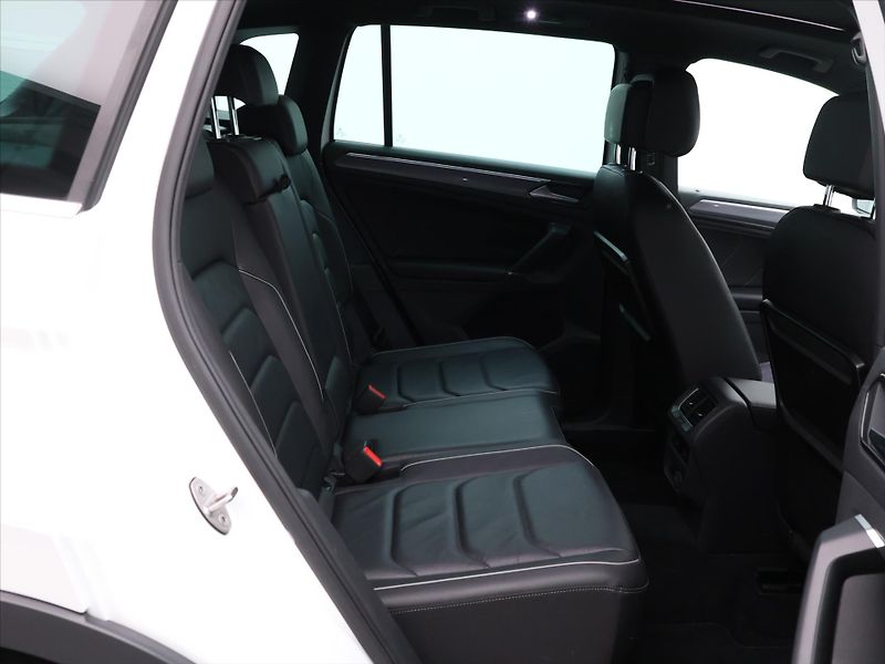 Volkswagen Tiguan 2,0 TDI 140kW 4M DSG R-Line - fotka 12 z 27