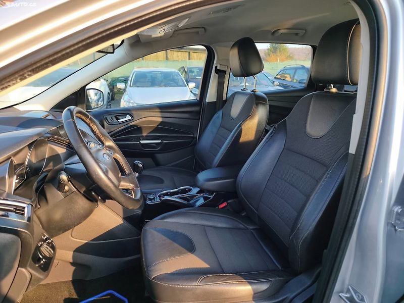 Ford Kuga (2016) - fotka 20 z 39