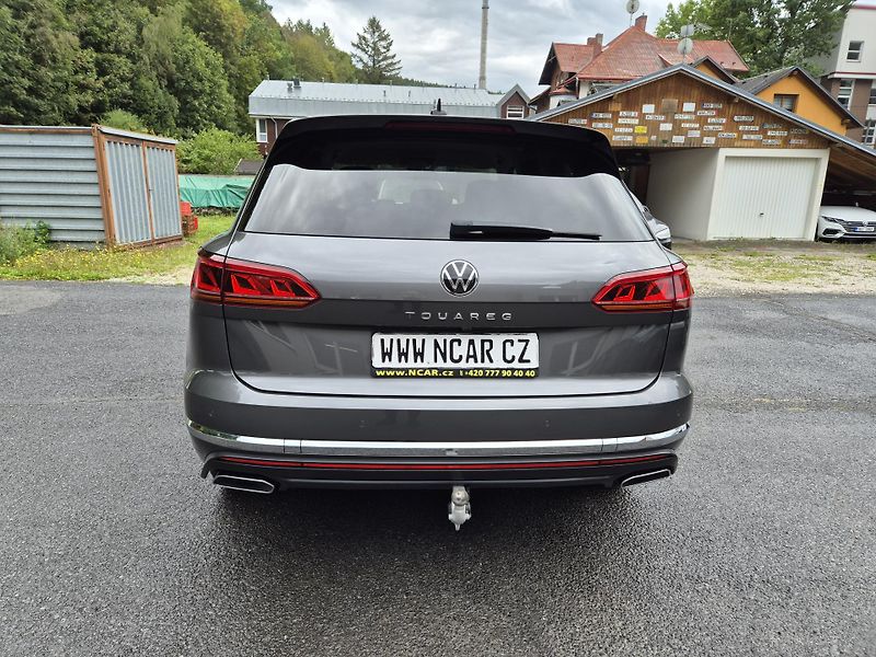 Volkswagen Touareg 3,0TDi 170kw 4x4 DSG TZ 19ALU - fotka 8 z 43