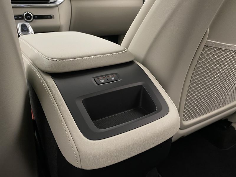 Volvo XC90 (2026) B5 AWD AUT BRIGHT PLUS 7míst - fotka 70 z 71