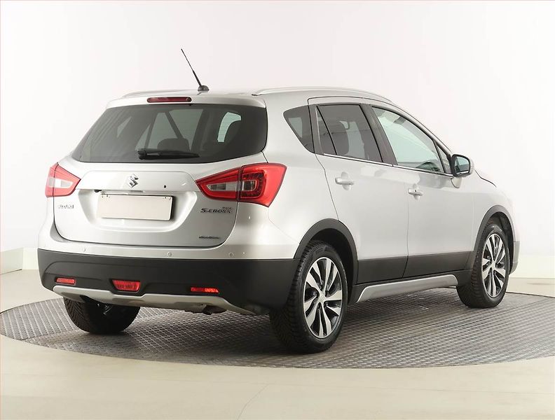 Suzuki SX4 S-Cross (2019) Elegance 1.4 BoosterJet, 4X4 - fotka 5 z 23
