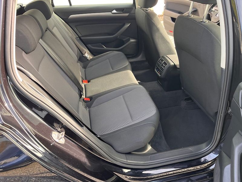 Volkswagen Passat (2017) 2.0 TDi DSG Navi DPH - fotka 12 z 20