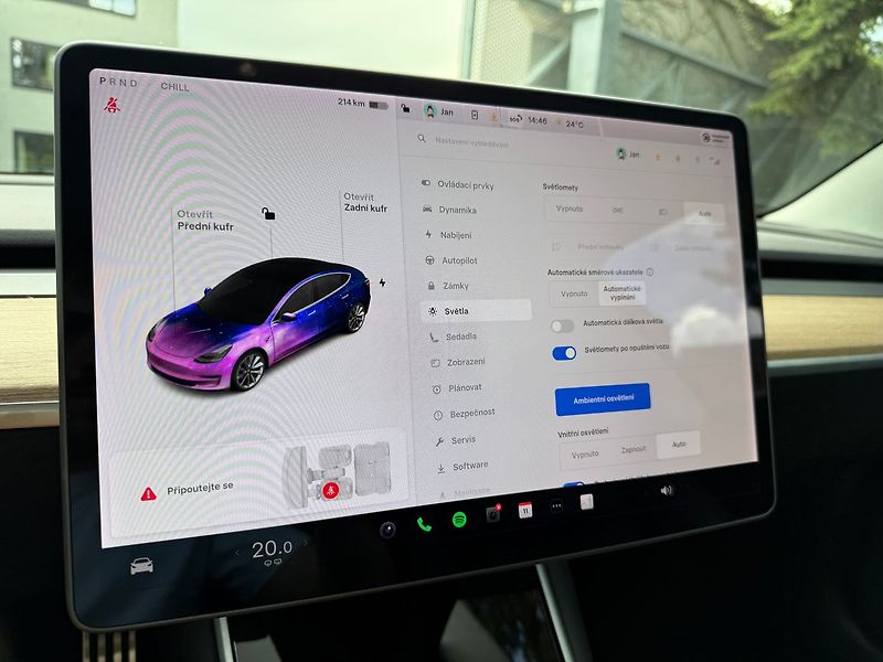 Tesla Model 3 Long Range AWD - fotka 20 z 38