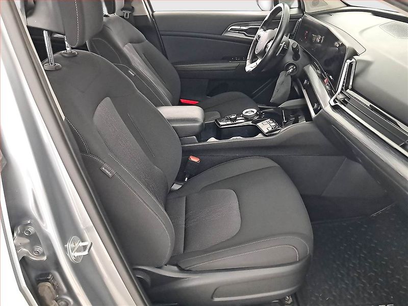 Kia Sportage (2022) 1.6 CRDi MHEV - fotka 9 z 20