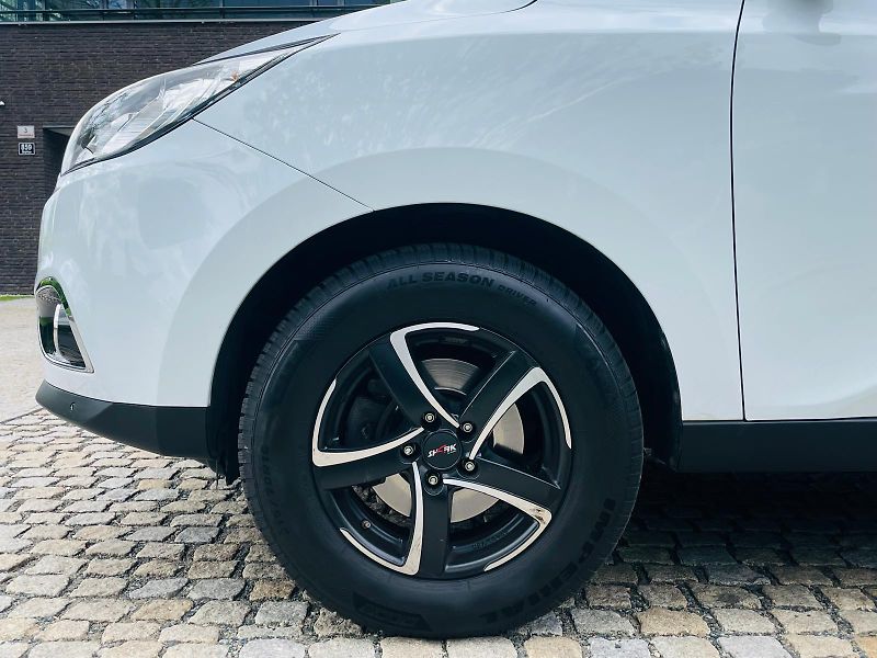 Hyundai ix35 2.0i 4x4 1MAJIITEL KAMER TAŽNÉ - fotka 24 z 46