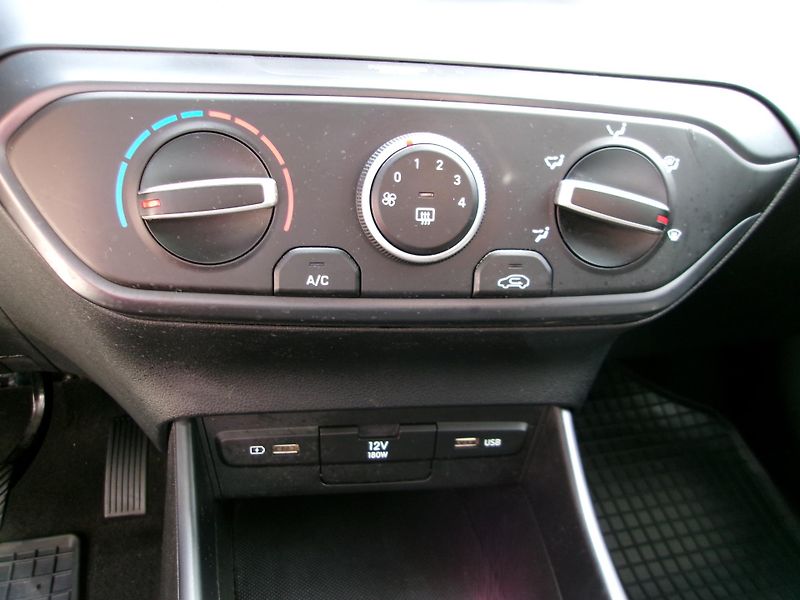 Hyundai Bayon (2022) 1.2i 62kW Comfort Club - fotka 19 z 21