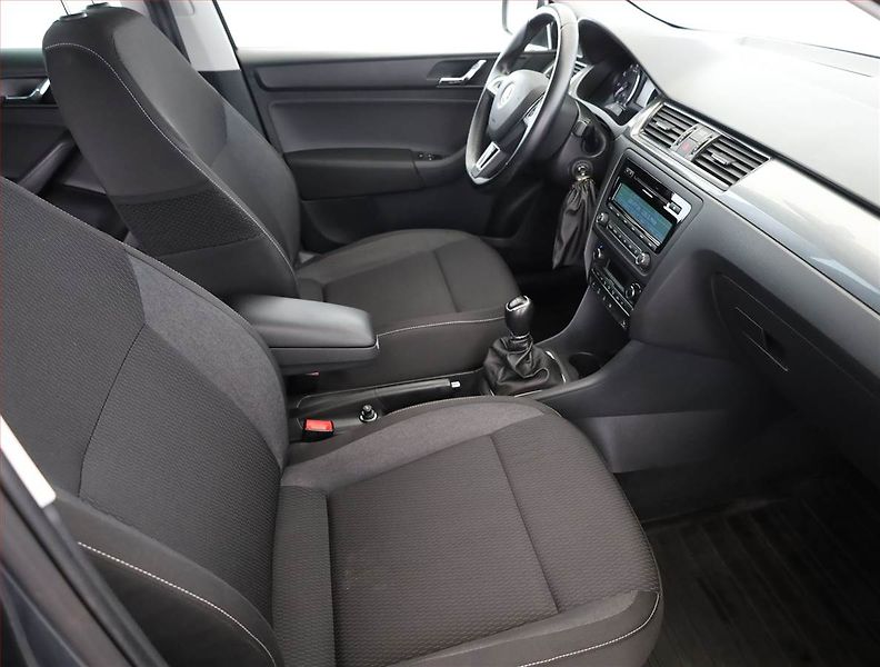 Škoda Rapid (2014) Spaceback 1.2 TSI, Tempomat - fotka 7 z 18