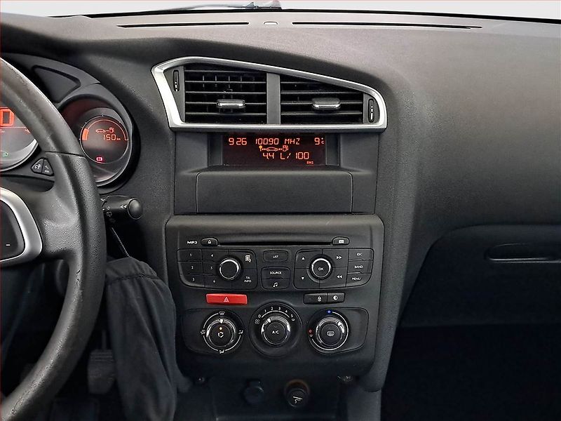 Citroën C4 (2011) 1.6 HDi, nová STK, Tažné - fotka 9 z 11