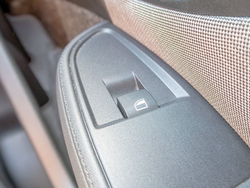 BMW i3 (2019) i3S 120Ah 135KW ČR SoH - fotka 29 z 47