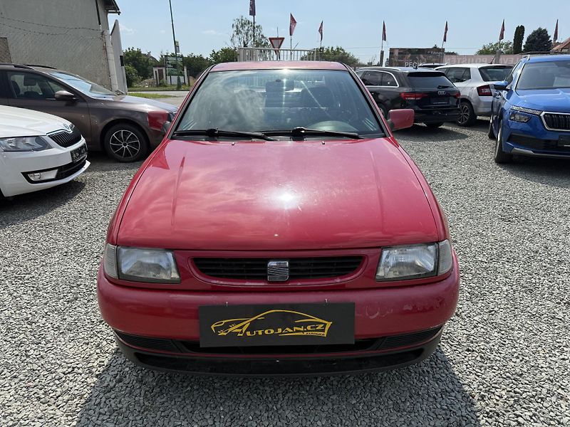 Seat Cordoba 1.6i - fotka 2 z 13