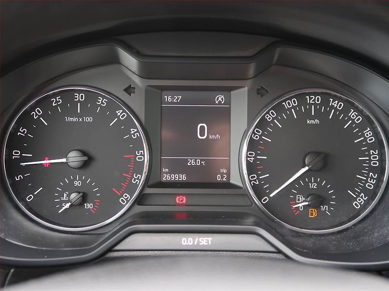 Škoda Octavia (2016) Ambition 1.6 TDI, Tempomat - fotka 11 z 16