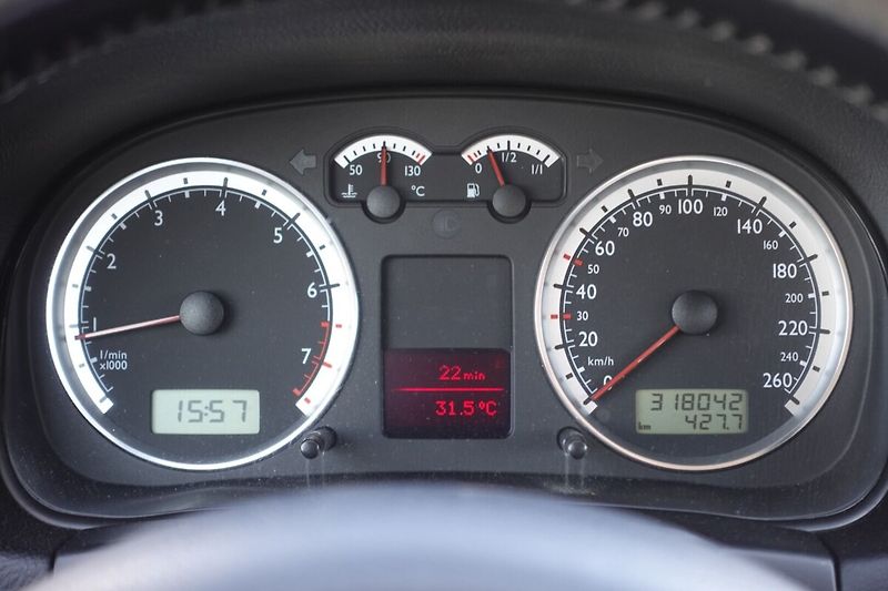 Volkswagen Golf 1,6FSi 77kW M/T - fotka 7 z 7