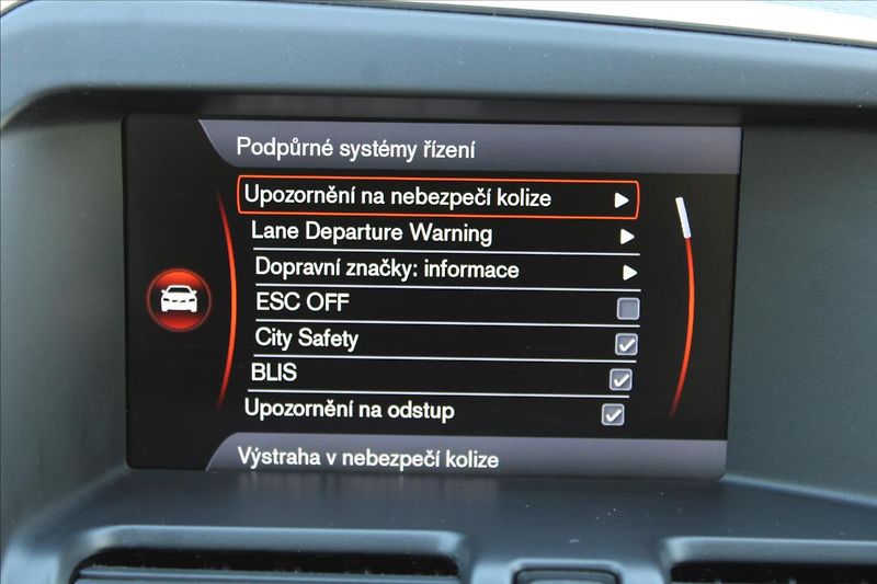 Volvo XC60 2,4 D4  ČR,A/T,4x4,OCEAN RACE - fotka 15 z 31