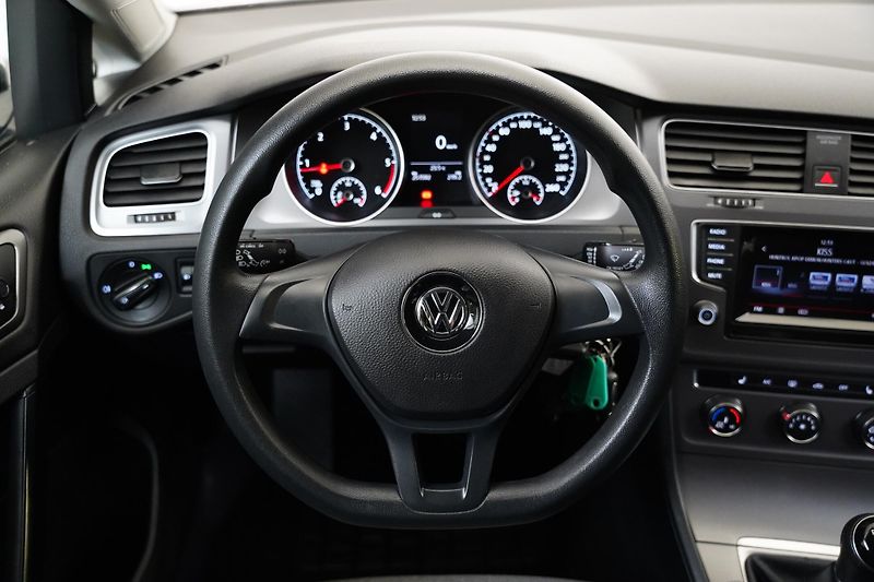 Volkswagen Golf - fotka 16 z 22