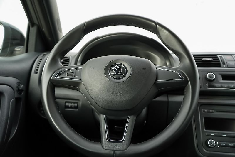 Škoda Fabia 1.2 TSI MONTECARLO - fotka 20 z 37