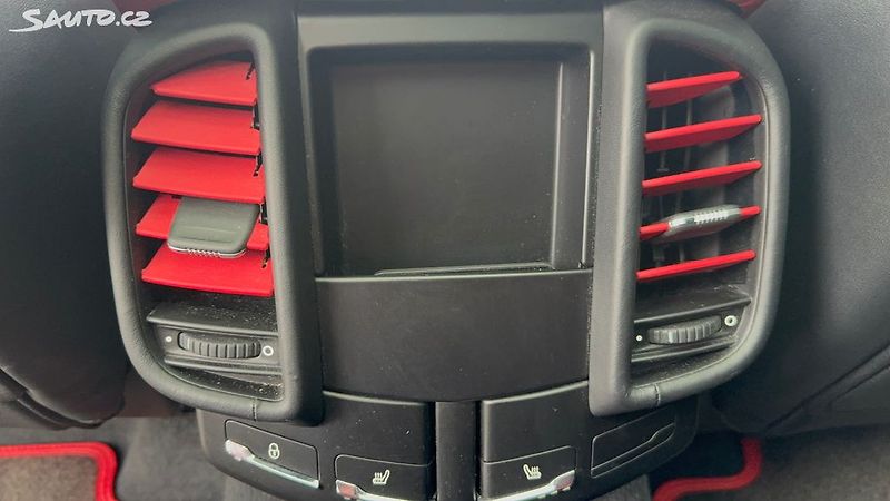 Porsche Cayenne Turbo S - fotka 13 z 44