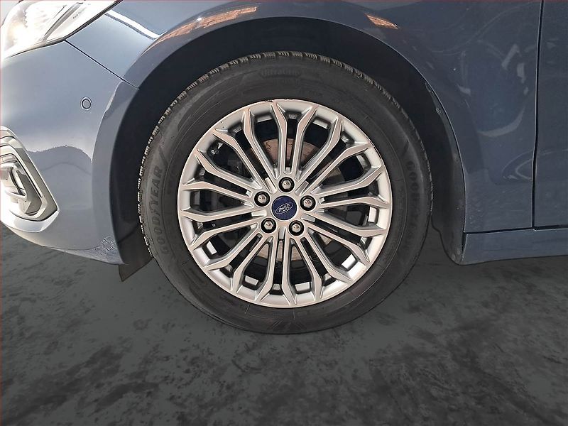 Ford Mondeo (2021) 2.0 EcoBlue, Navi, Tempomat - fotka 15 z 21