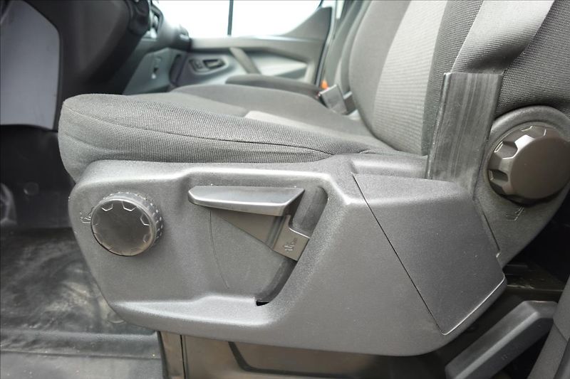 Ford Transit Custom 2,0 TDCI  L1H1 - fotka 18 z 30