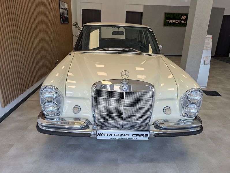 Mercedes-Benz Třídy S W108 - fotka 2 z 36
