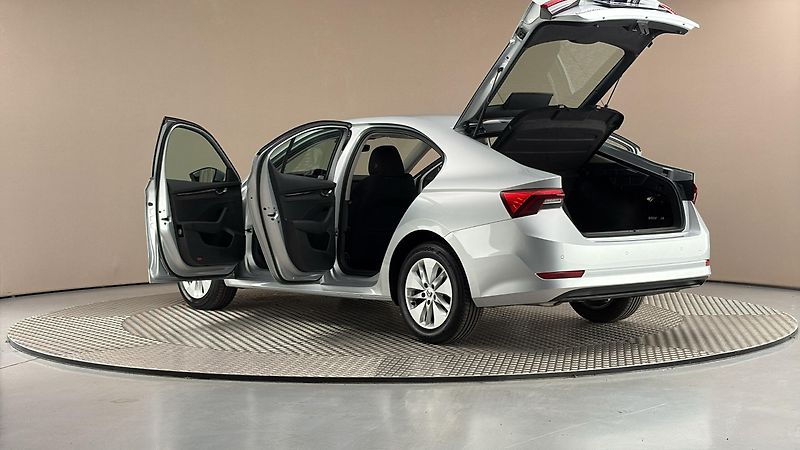 Škoda Octavia 2.0 TDI Ambition - fotka 7 z 24